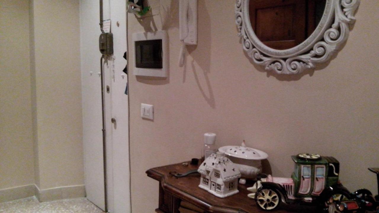 רומא Affittacamere , Rooms Near Trastevere Station מראה חיצוני תמונה